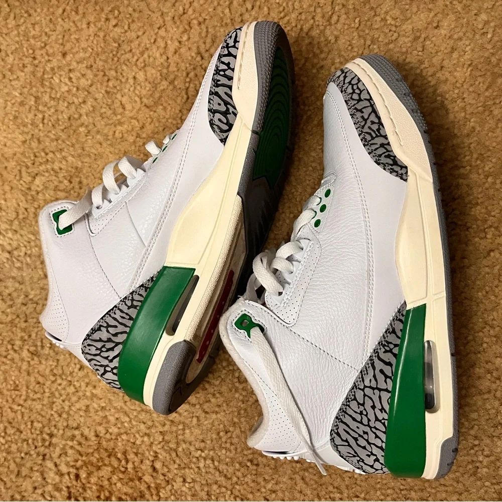 Women's Air Jordan 3 Retro "Lucky Green - Picture 2 of 9